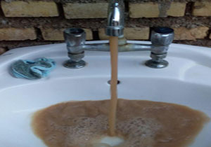 آب شرب آلوده در روستای صلیعه + فیلم