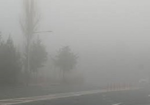 آسمان آبادان مه آلود است