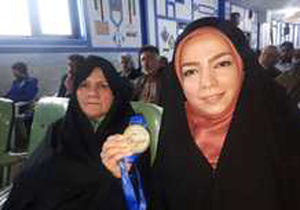 تیرانداز جهان نشانش را به حرم مطهر امام رضا (ع) تقدیم کرد