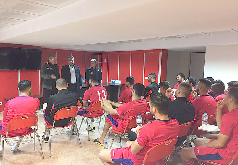 نشست صمیمانه سرپرست باشگاه پرسپولیس با بازیکنان