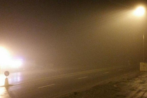 مه آلودگی شدید و ترافیک سنگین در محور کازرون شیراز/رانندگان با سرعت مطمئه برانند