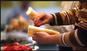 افزایش قیمت مواد اولیه از اصلی&zwnj;ترین دلایل کسادی رستوران&zwnj;ها و فست فود&zwnj;ها