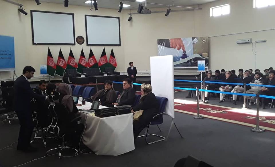 نخستین نامزد انتخابات ریاست جمهوری افغانستان رسما ثبت نام کرد