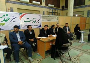 حضور مدیران ادارات گاز و برق آبادان در مصلی نمازجمعه