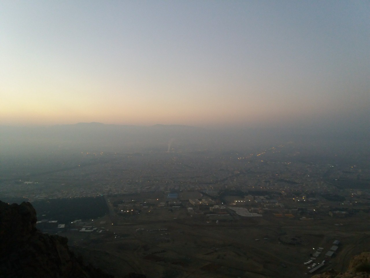 کوهپیمایی علاقه مندان به طبیعت در سکوت ارتفاعات زاگرس