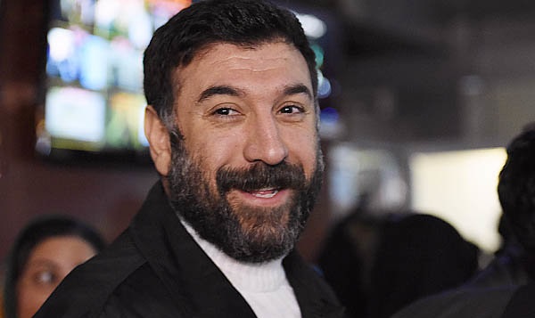 علی انصاریان مجری شبکه پنج شد