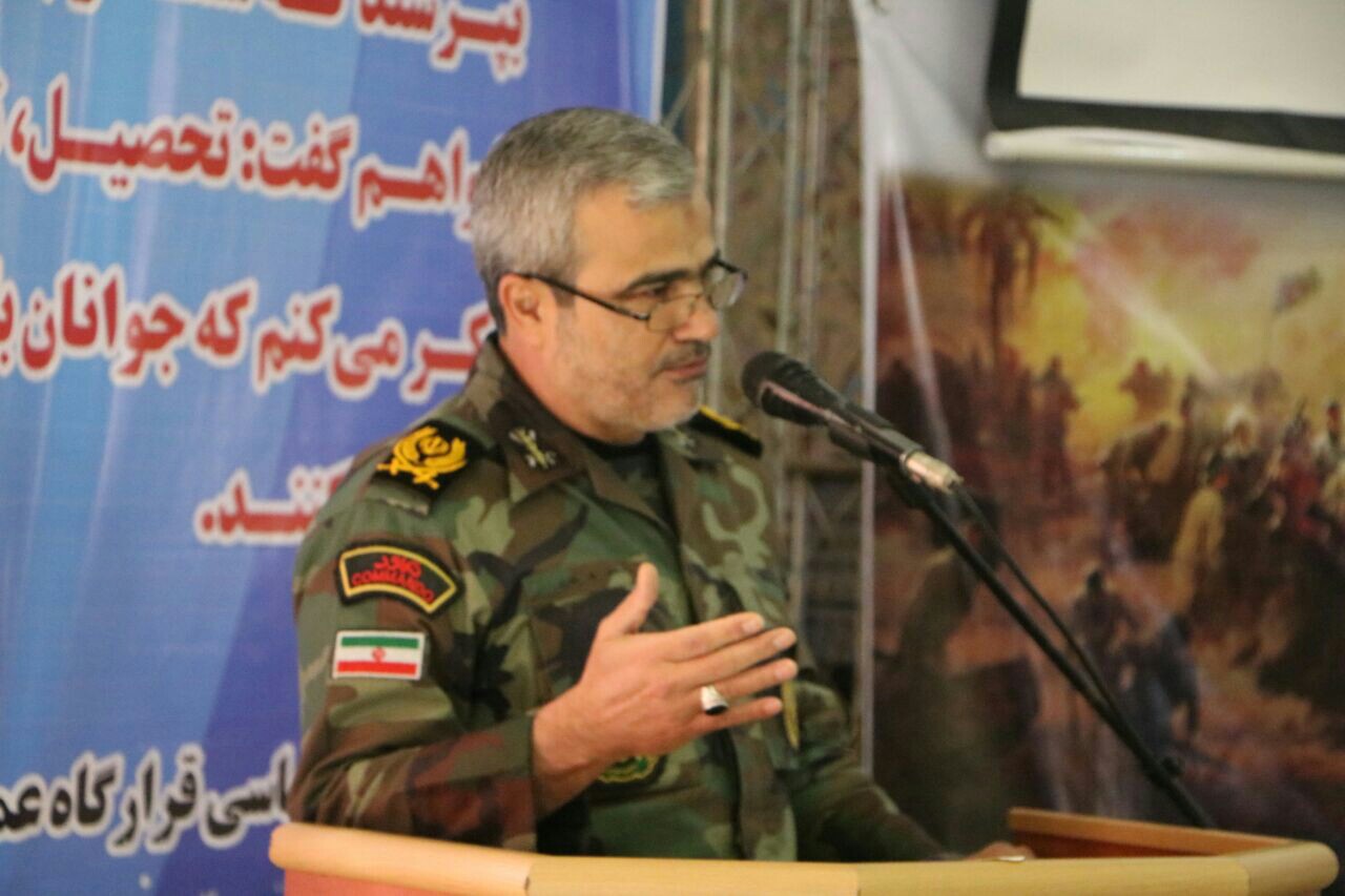 خواسته دشمن،عبور از انقلاب، ولایت و اسلام قرآن است