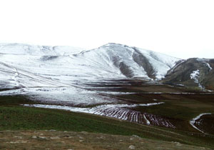 گوشه‌ای از طبیعت زمستانی روستای اینی + فیلم