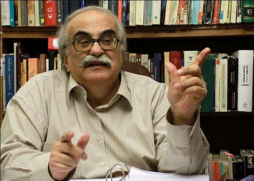 رضاشاه ساده&zwnj;لوح بود / به زیباکلام گفتم طرفداری تو از رضاشاه الکی است