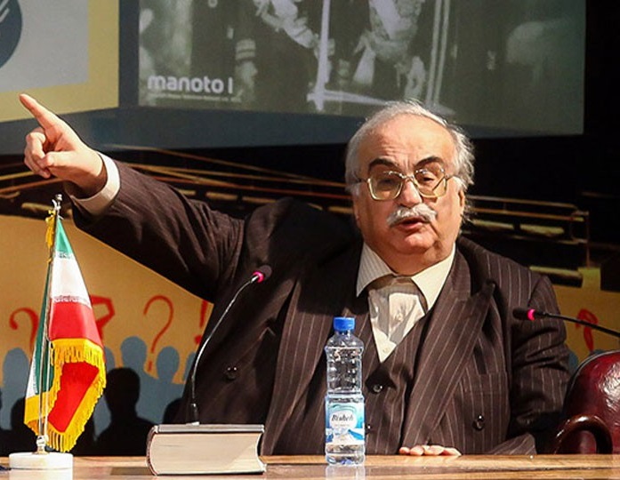 رضاشاه ساده&zwnj;لوح بود / به زیباکلام گفتم طرفداری تو از رضاشاه الکی است