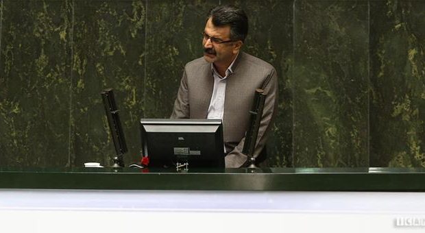 ایران خودرو و سایپا همانند آمریکا مردم را تحریم کرده&zwnj;اند
