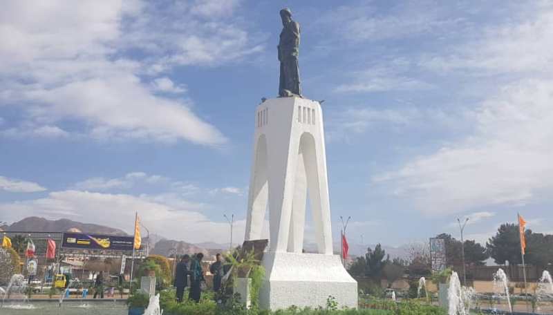 گلباران بنای یادبود خواجوی کرمانی