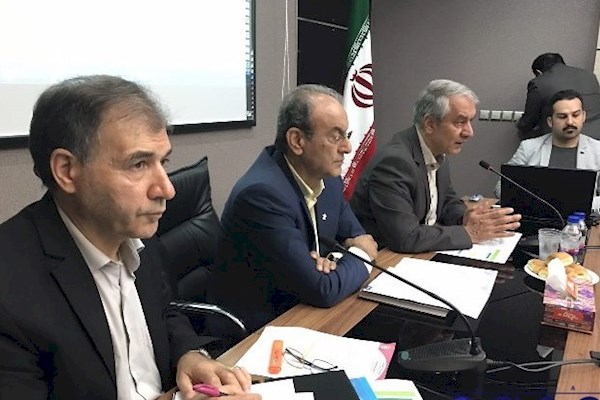 علیزاده:سلیمانی هر ثانیه برای خود قانون وضع می کند/سلیمانی:پول ندهند به لیگ یک می روند