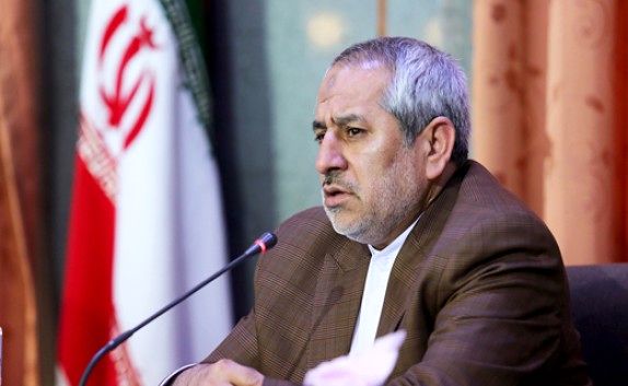 سوء استفاده متهمان اقتصادی از مدارک هویتی/ فروش یک میلیارد و ۲۰۰ میلیون دلار ارز در بازار آزاد با کارت‌های ملی اجاره‌ای