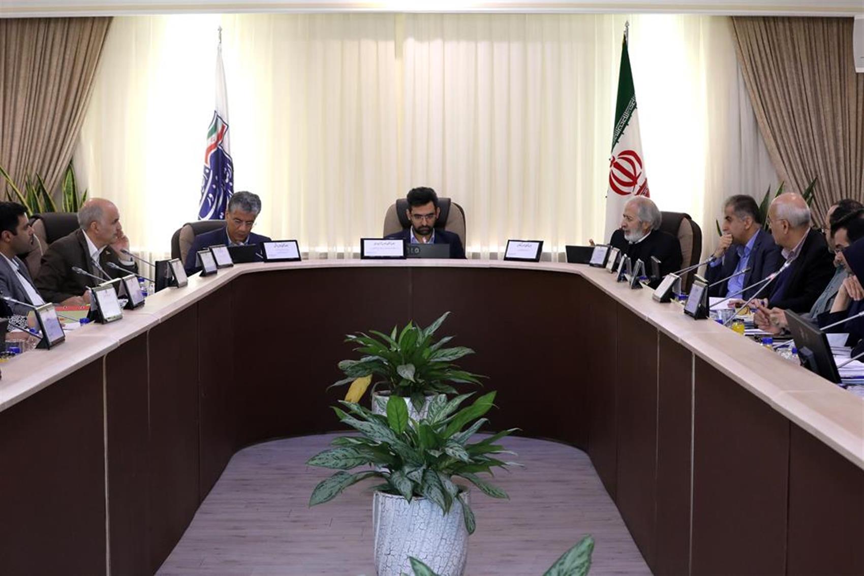 معرفی ۵ عضو جدید هیات امنای پژوهشگاه ارتباطات