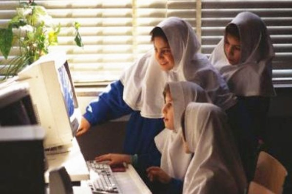 نحوه حفاظت از دختران در فضای مجازی