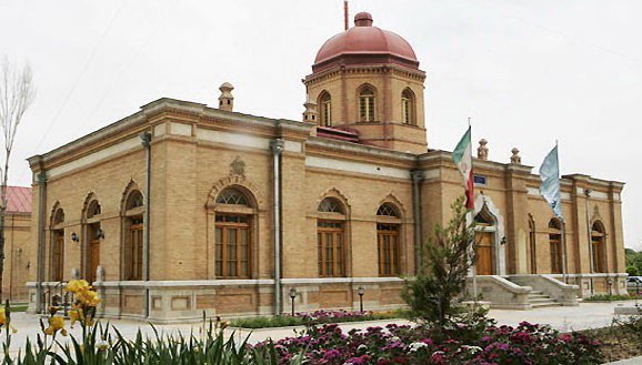 #وزیر_عمارت | انتقاد کاربران از اثاث‌کشی وزیر جوان به عمارت کلاه‌فرنگی +تصاویر