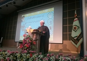 نشر آثار دینی توسط فرهیختگان فرهنگی در جامعه بسیار تأثیر گذار است