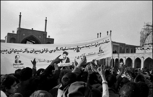قیام مردم قم در ۱۹ دی ماه؛ دومینویی که زمینه&zwnj;ساز پیروزی انقلاب اسلامی شد