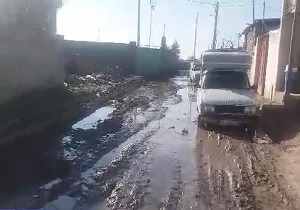 تردد سخت ساکنان شهرک حر از خیابان‌های گِل‌آلود + فیلم