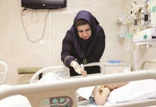 پرستاری که حکم داروی آرام بخش برای کودکان بخش ICU را دارد
