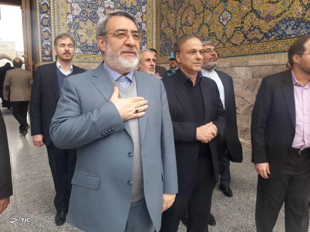 وزیر کشور به همراه استانداران سابق و جدید خراسان رضوی به بارگاه منور رضوی مشرف شد+ تصاویر