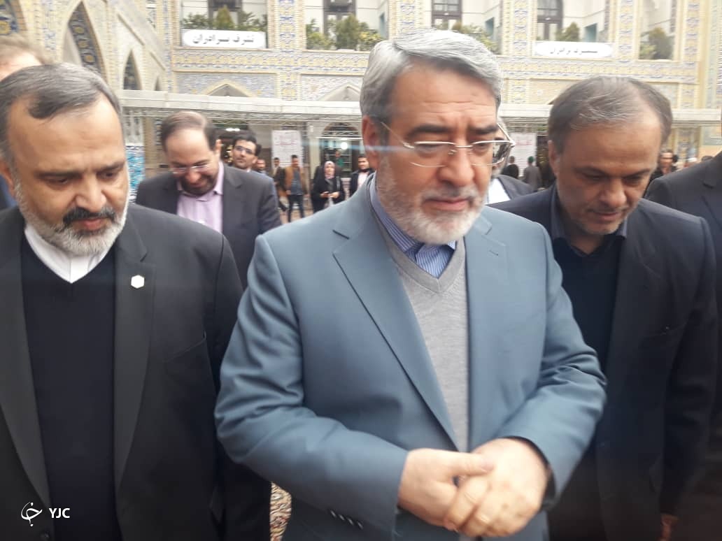 وزیر کشور به همراه استانداران سابق و جدید خراسان رضوی به بارگاه منور رضوی مشرف شد+ تصاویر