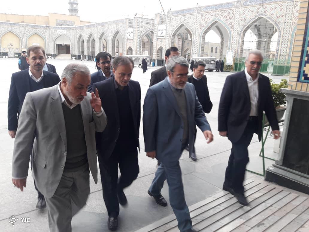 وزیر کشور به همراه استانداران سابق و جدید خراسان رضوی به بارگاه منور رضوی مشرف شد+ تصاویر