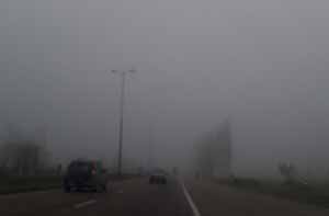 الزام رعایت نکات راهنمایی و رانندگی در مه، هنگام  تردد