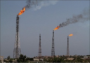 آسمان اهواز در محاصره دود فلرهای نفتی