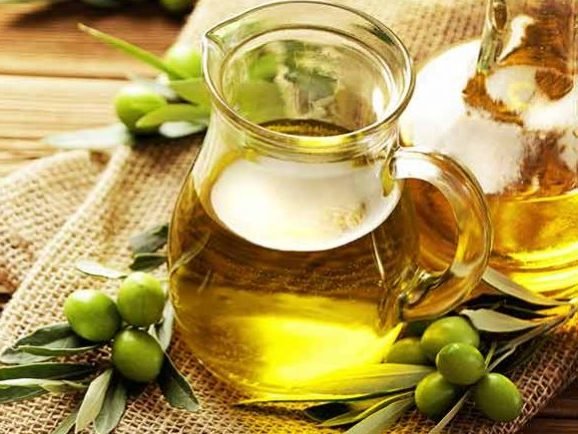 حذف روغن زیتون از گروه یک واردات زنگ خطری برای کاهش سرانه مصرف/ سیگار و تنباکو جز گروه کالاهای یک واردات هستند