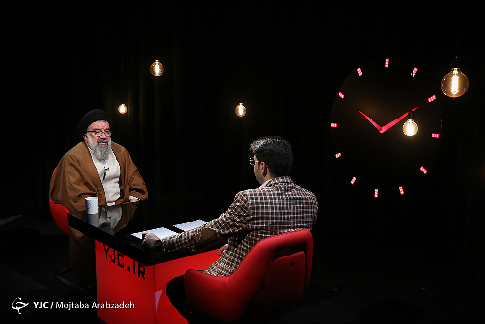 آیت&zwnj;الله خاتمی: کامپیوتر را من به علما معرفی کردم/ به سازنده خانه&zwnj;ام گفتم سونا بسازی اولین کسی که پشتم حرف بزند خودت هستی/ اصلا پسر ندارم که بخواهم برایشان برج بسازم