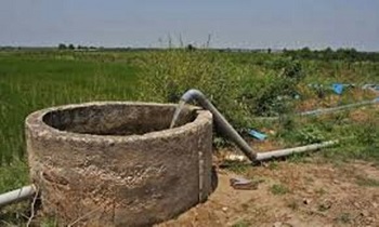 کاهش ۶۳ سانتیمتری سطح آب در شهرستان اردستان