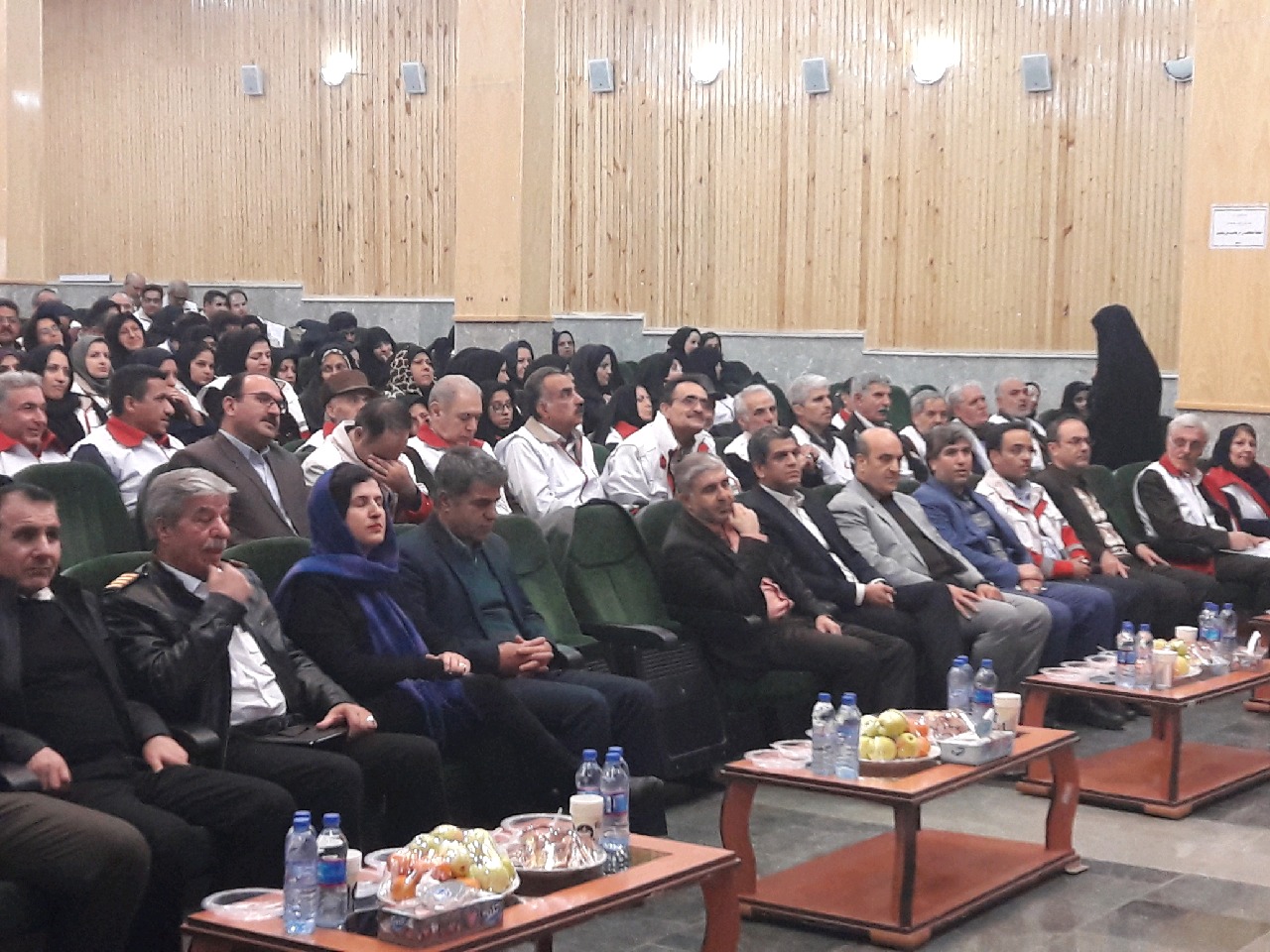 تجلیل از داوطلبان برتر هلال احمراستان مرکزی