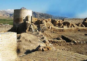 آسیب باران به بنای تاریخی قلعه‌تل