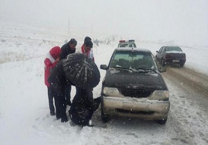 ارائه خدمات به مسافران و در راه ماندگان در کردستان