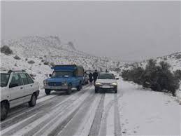 بارش برف و کولاک راه ارتباطی ۳۵ روستای مراغه را مسدود کرد