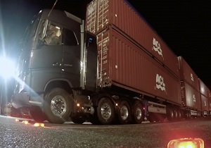 نمایش قدرتمندی کامیون های ولوو با حمل 750 تن بار  + فیلم