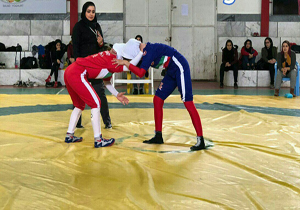 قهرمانی نور در رقابت‌های کشتی کلاسیک بانوان استان مازندران