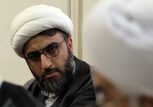 تلاش دشمنان برای نفوذ در حوزه علمیه قم/قم نقش بی بدیلی در صدور پیام انقلاب به سراسر جهان دارد