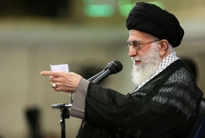 قولی که رهبری به آن پایبند ماند و موسوی نقض کرد