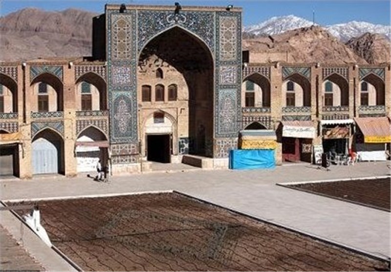 آغاز مرمت تزئینات ایوان جنوبی کاروانسرای گنجعلیخان کرمان