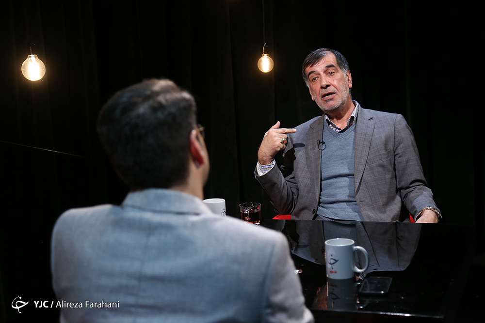 باهنر: اگر فراکسیون امید اکثریت مجلس را در دست داشت، عارف رئیس مجلس می&zwnj;شد/ اینکه در مجلس جایم خالی است را خیلی&zwnj;ها می&zwnj;گویند/ دلیل غیبتم در این دوره از مجلس خیلی محرمانه است/ به جاسبی با شوخی گفتم نمی&zwnj;گذارم بچه&zwnj;هایم به دانشگاه آزاد بیایند