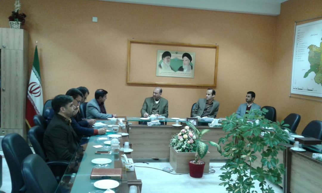 باید میز گفتگوی نخبگانی و جوانان در حوزه اشتغال تشکیل شود