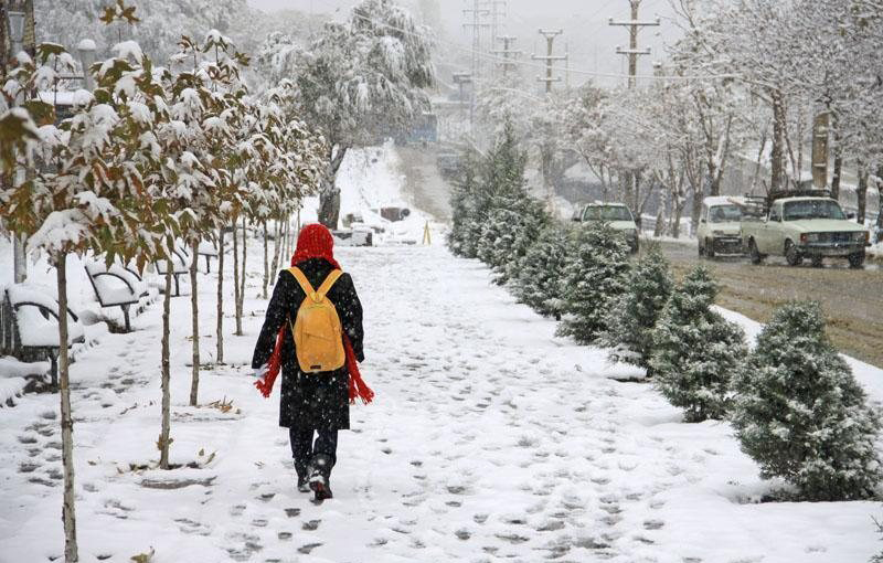 مدارس مقطع ابتدایی شهرستان ملکشاهی و آبدانان تعطیل شد