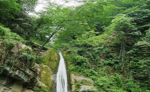 نمایی از آبشار باقرآباد در قاب دوربین + فیلم