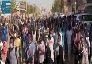تهدید مخالفان عمر البشیر برای آغاز نافرمانی مدنی در سودان + فیلم