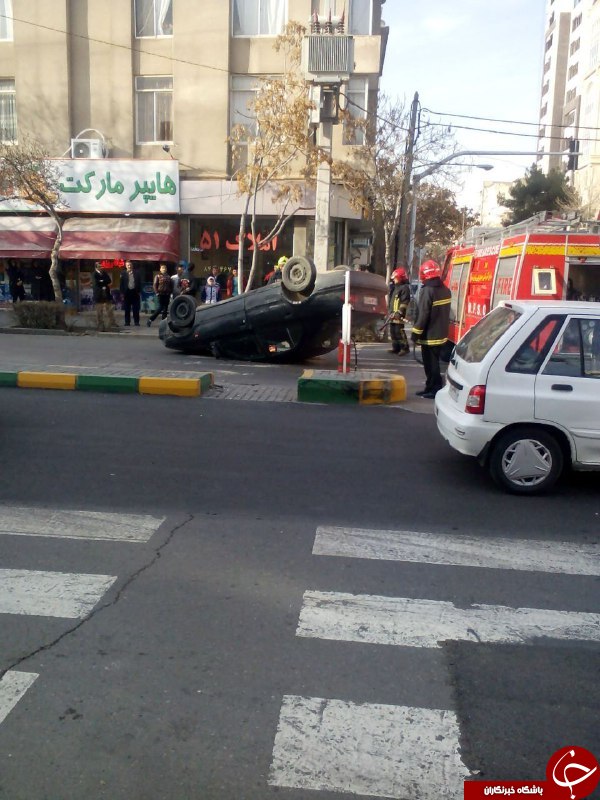 واژگونی خودرو در مشهد + عکس