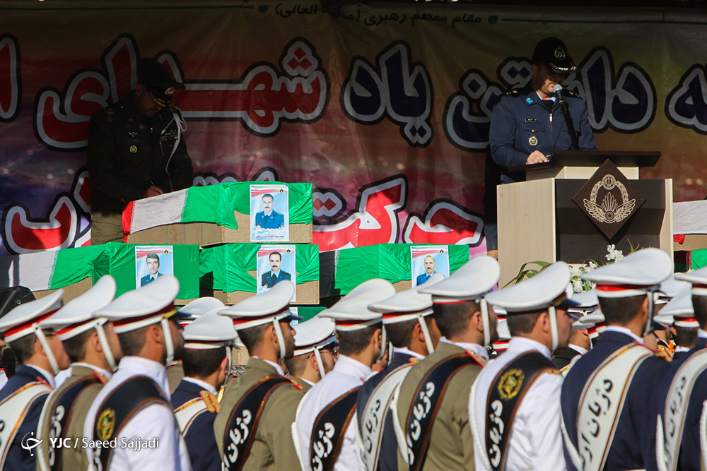 مراسم تشییع پیکر جان باختگان سانحه هواپیمای بوئینگ ٧٠٧ ارتش برگزار شد