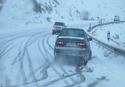 جاده های کرمانشاه لغزنده است؛ رانندگان احتیاط کنند